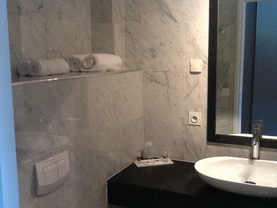 Hotel Les Deux Lions Riez Cameră foto